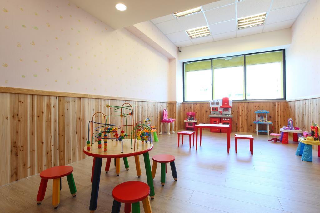 Chateau De Chine Hotel Hualien Exterior foto A classroom at the International School of Toulouse