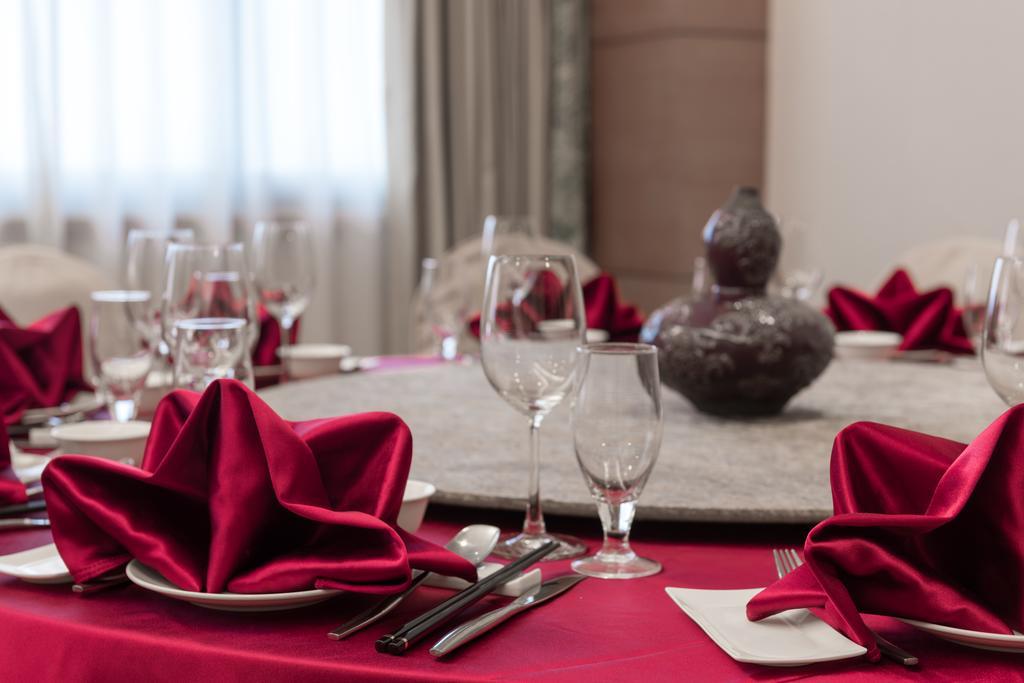 Chateau De Chine Hotel Hualien Exterior foto A table set for a meal