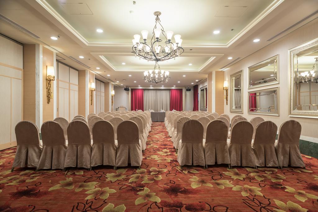 Chateau De Chine Hotel Hualien Exterior foto The ballroom